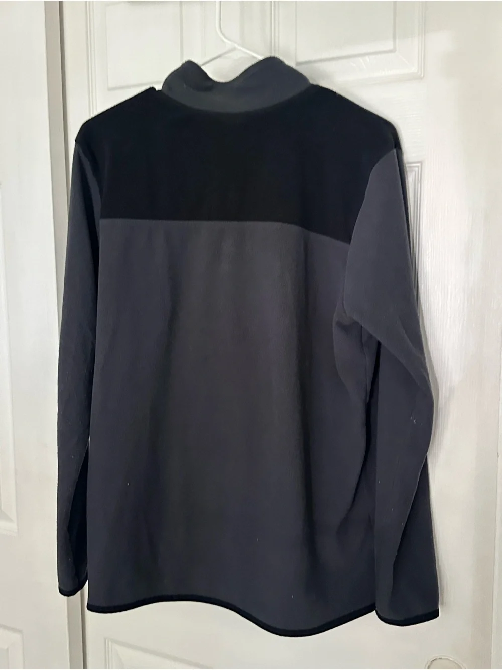 The North Face Men's Black and Charcoal Snap Pullover Fleece